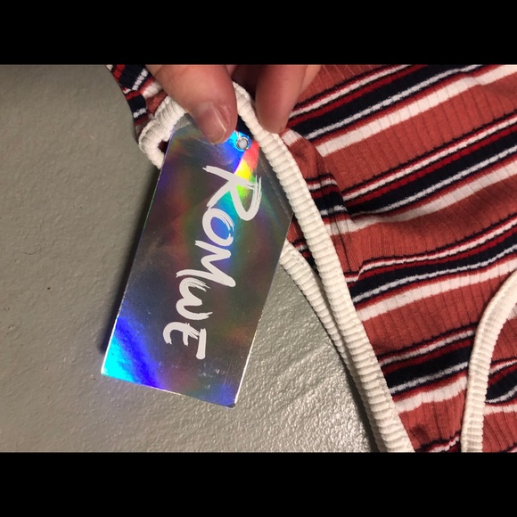 Crop Top - Picture 2 of 3